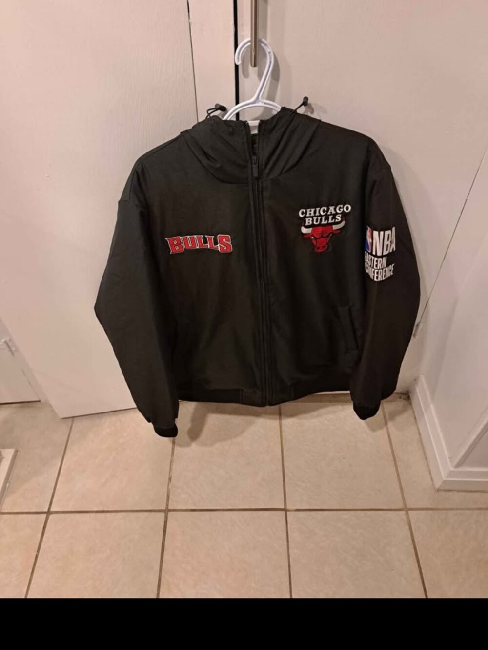 Chicago Bulls NBA Hooded Bomber Jacket Size Large Men's Black NWT
